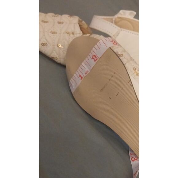 Elegant Quilted White Flats With Gold Accents And A Rhinestone Bow Girls Size 9 - Picture 7 of 7